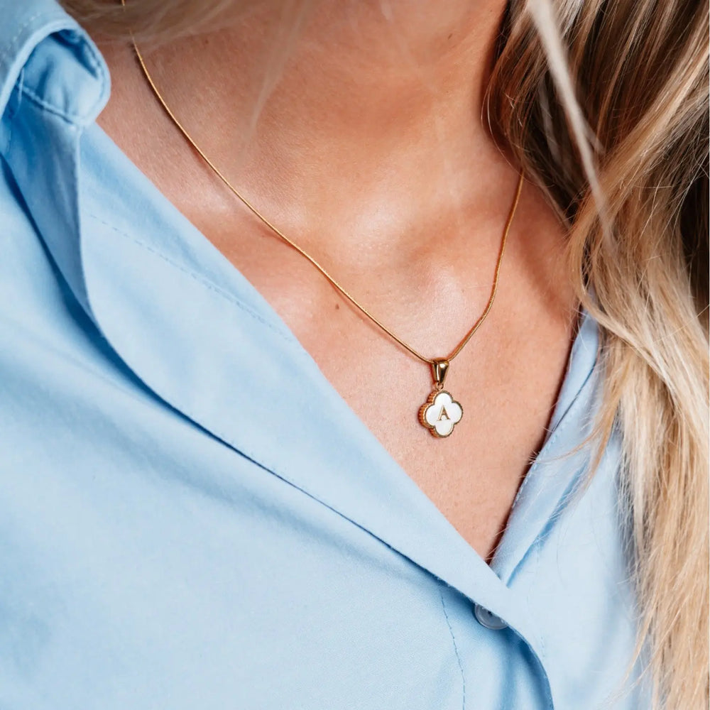 Clover Bogstavhalskæde (Guld)-A-45+5cm-AMANTÉ COPENHAGEN