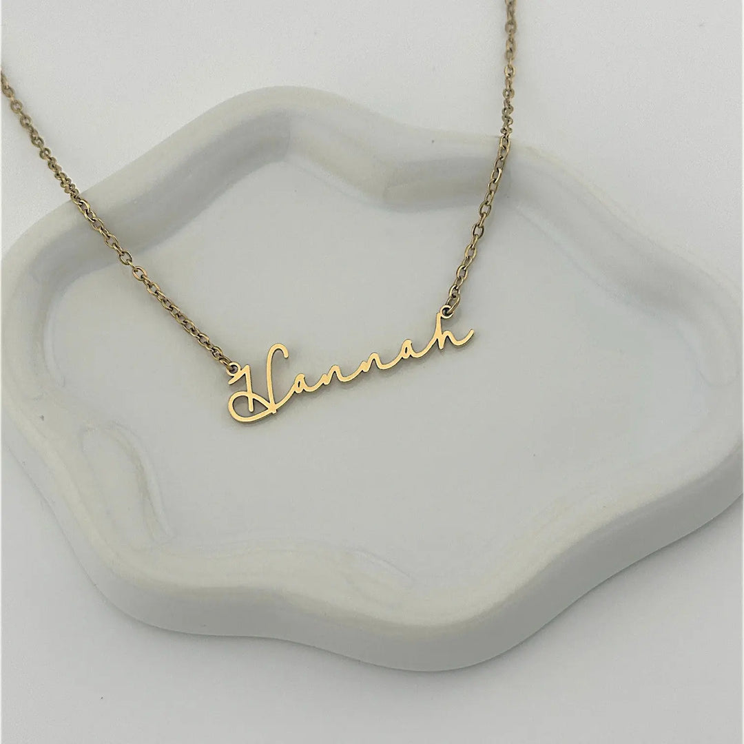 Signature Navnehalskæde (Guld)-35+5cm-Klassisk Link Chain-AMANTÉ COPENHAGEN