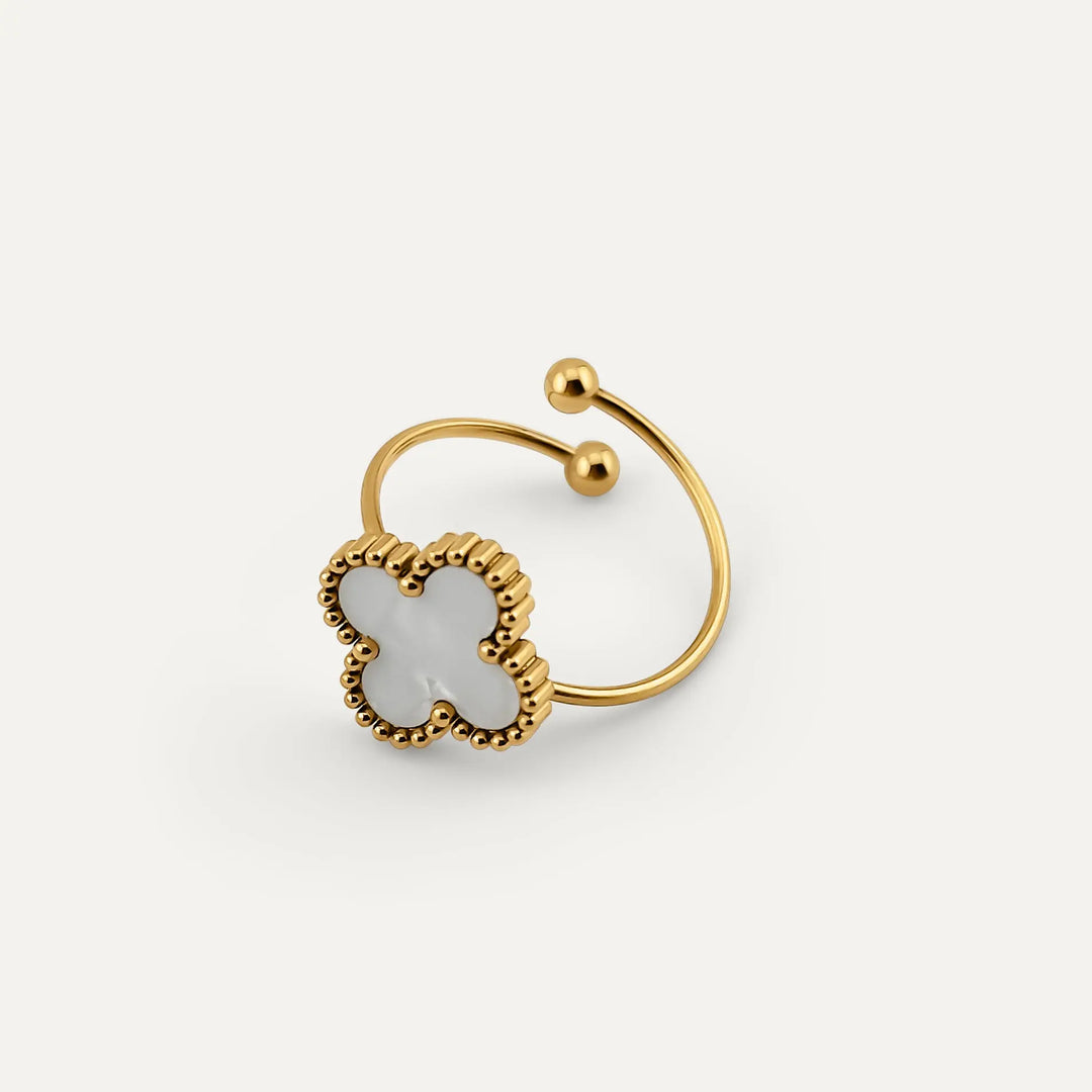 Clover Ring (Guld) AMANTÉ COPENHAGEN